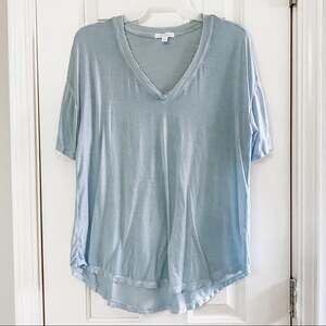 ABOUND • Distressed Frayed V-Neck Short Sleeve Top